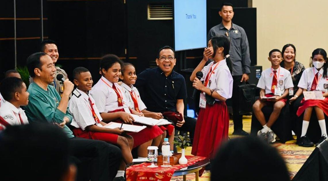 Saat Presiden Jokowi Ditanya Anak SD Kenapa Ibu Kota Tidak Dipindah ke Papua