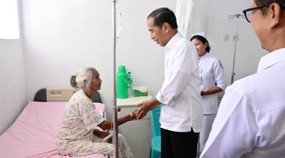 Presiden Jokowi Kunjungi Nusa Tenggara Timur: Pantau Harga di Pasar dan Tingkatkan Fasilitas Kesehatan