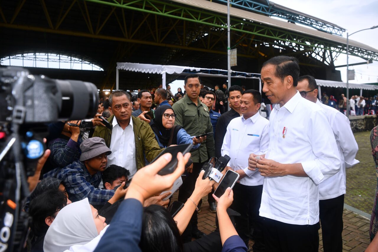 Tunjuk Mendagri Tito sebagai Plt Menko Polhukam, Presiden: Punya Pengalaman