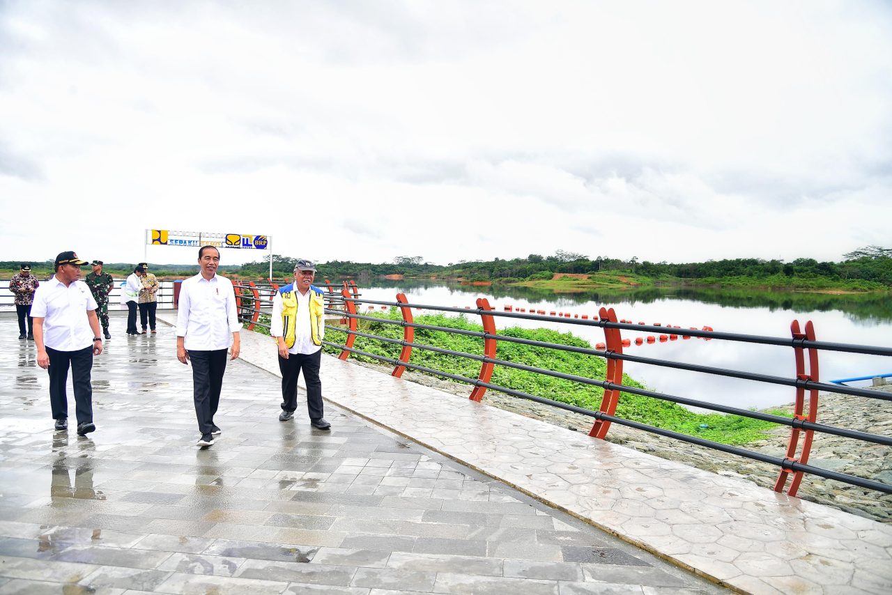 Presiden Joko Widodo Resmikan Bendungan Sepaku Semoi untuk Jamin Pasokan Air Bersih di IKN