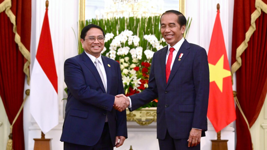 Presiden Jokowi dan PM Pham Minh Chinh Bahas Kerja Sama Maritim hingga Kendaraan Listrik