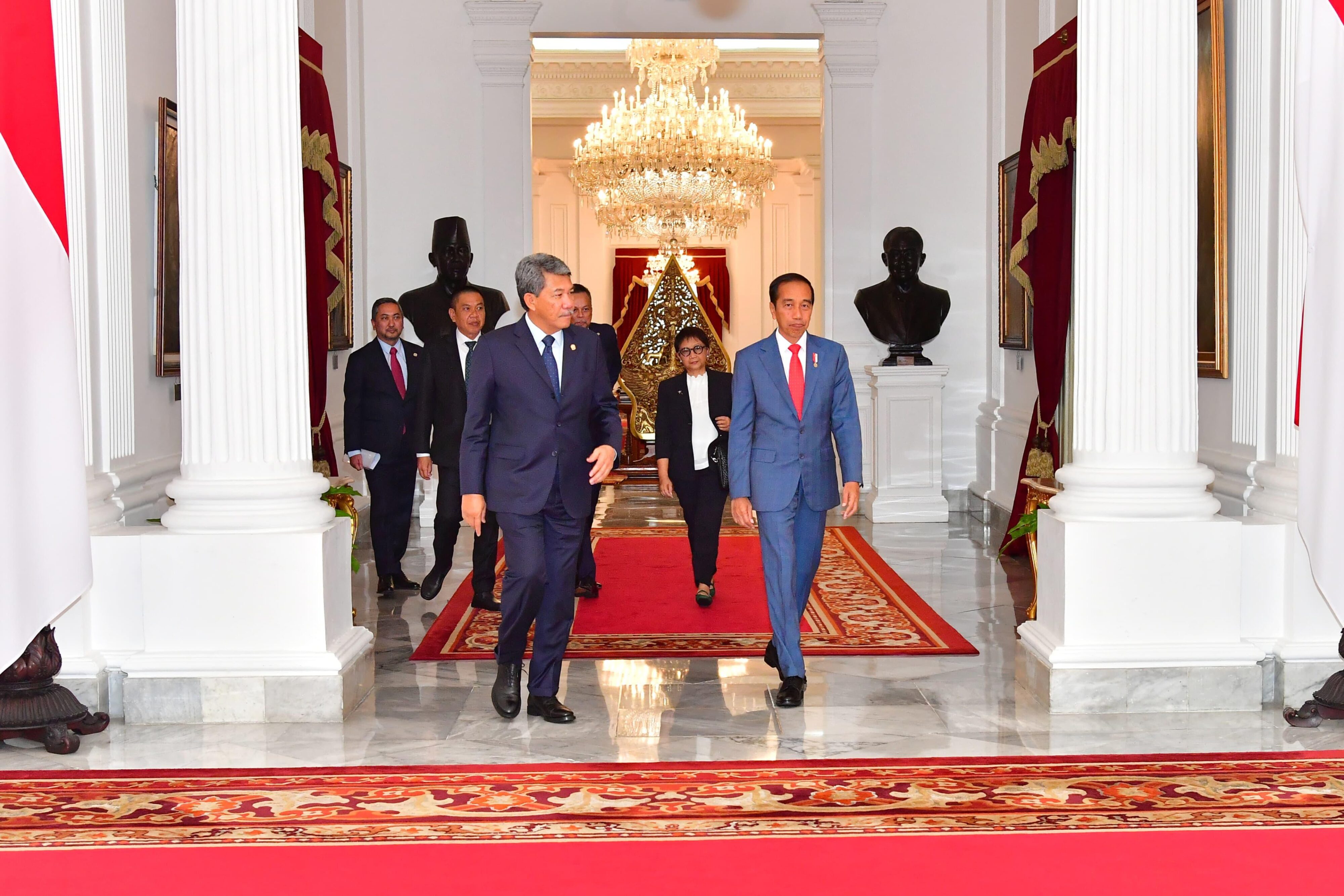 Terima Kunjungan Menlu Malaysia, Presiden Jokowi Bahas Isu Bilateral hingga Internasional