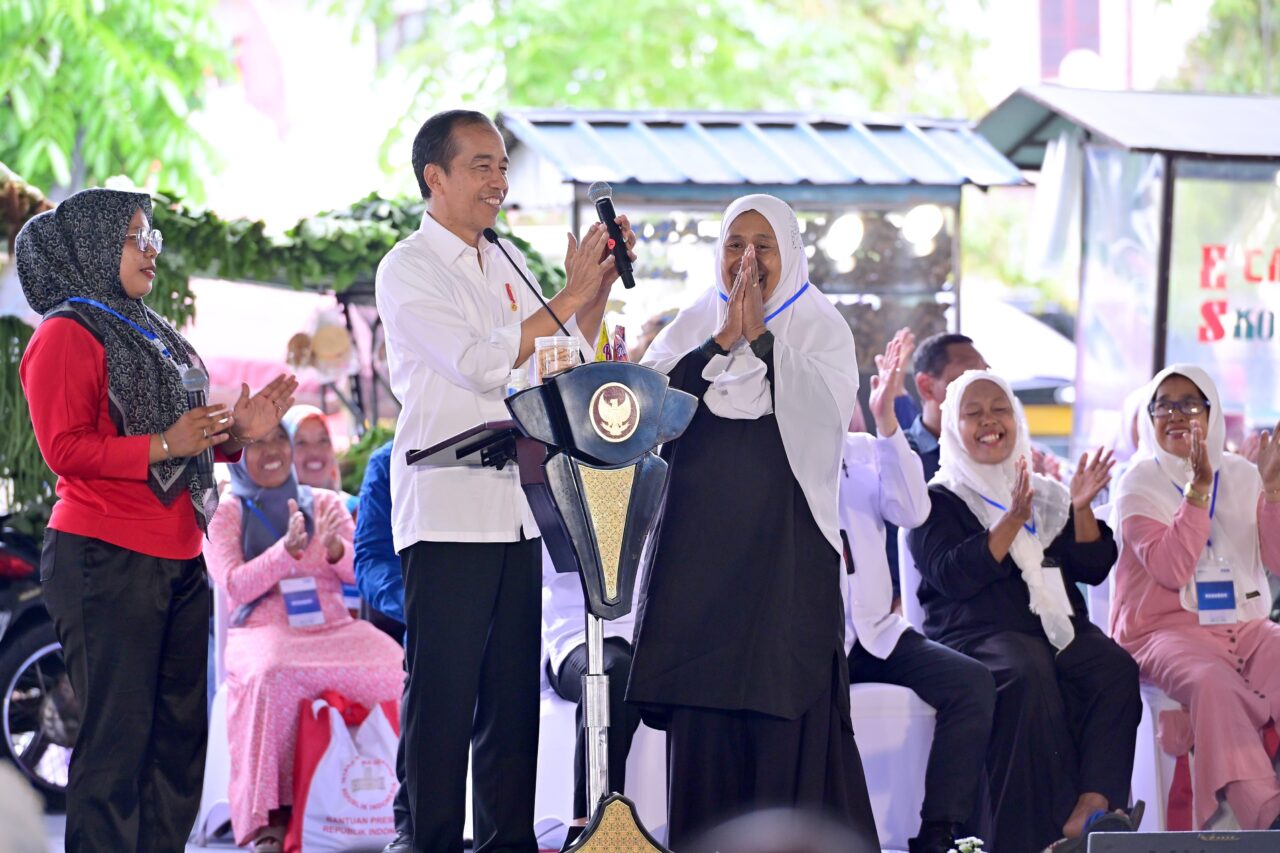 Silaturahmi dengan Nasabah PNM Mekaar, Presiden Tekankan Semangat sebagai Modal Utama Berusaha