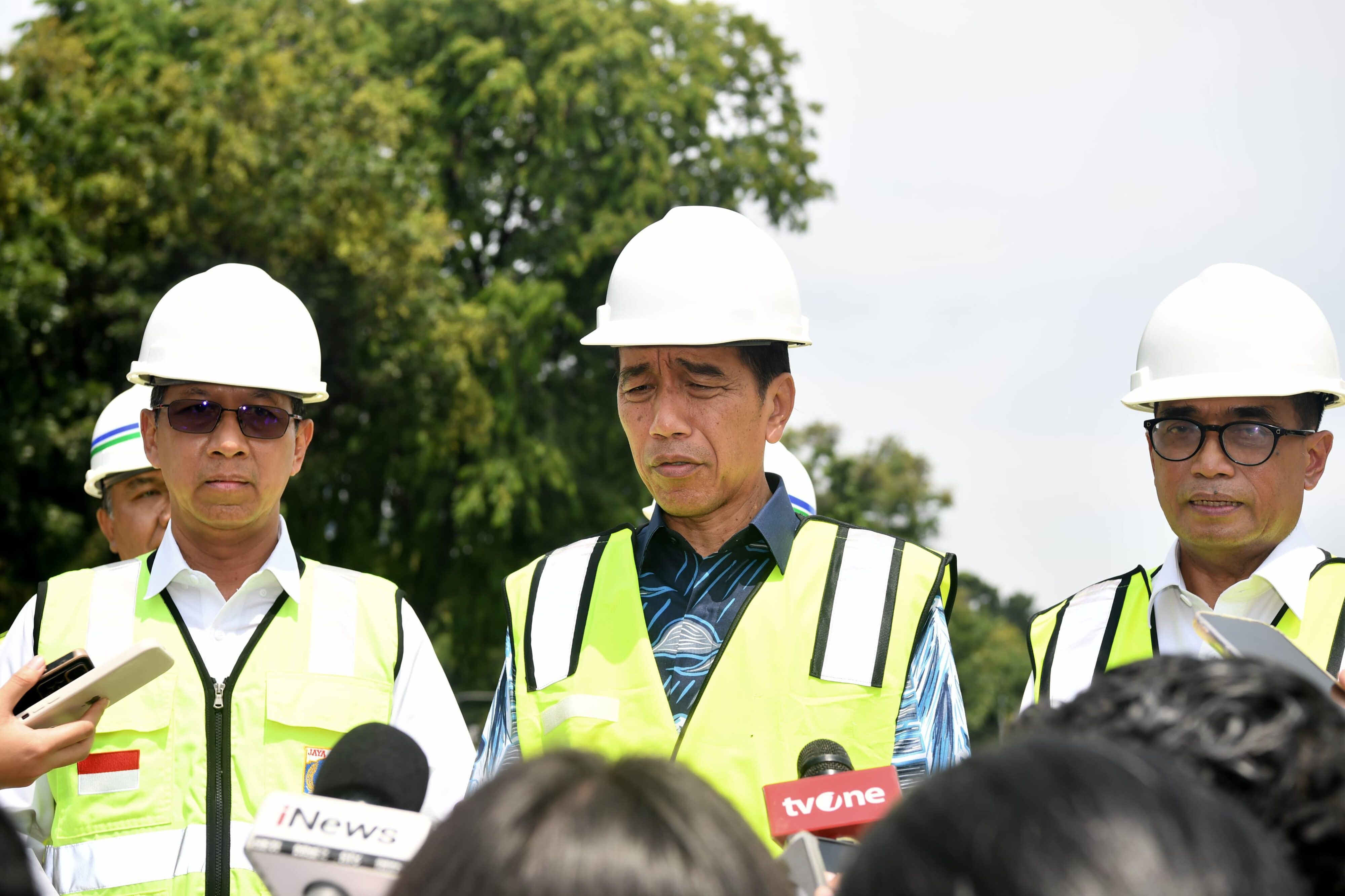 Presiden Jokowi Perintahkan Menkes Awasi Detail Perkembangan Covid-19