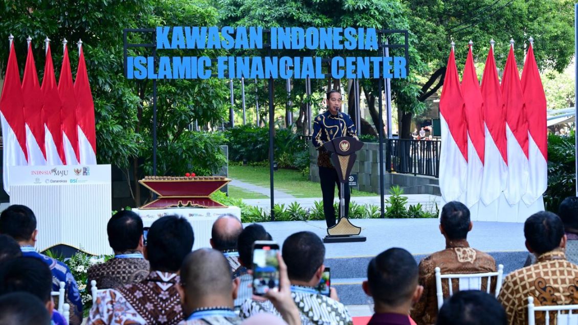 Presiden Jokowi Resmikan Kawasan Indonesia Islamic Financial Center, Kantor FIBA, dan Berikan Arahan Soal Kadin