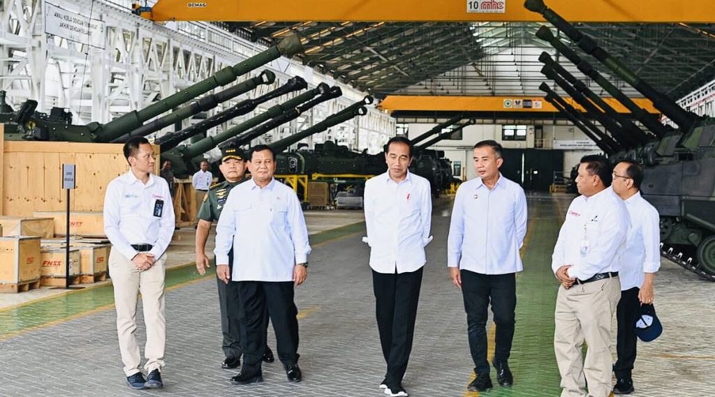 Presiden Jokowi Apresiasi Perkembangan Cepat PT Pindad