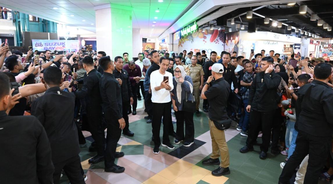 Presiden Jokowi Sapa Masyarakat Kota Makassar