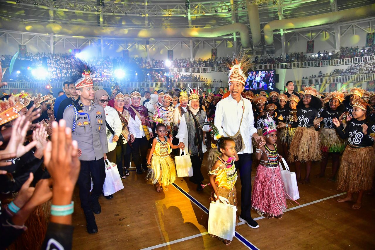Presiden dan Ibu Iriana Hadiri Puncak Peringatan Hari Anak Nasional Tahun 2024 di Papua