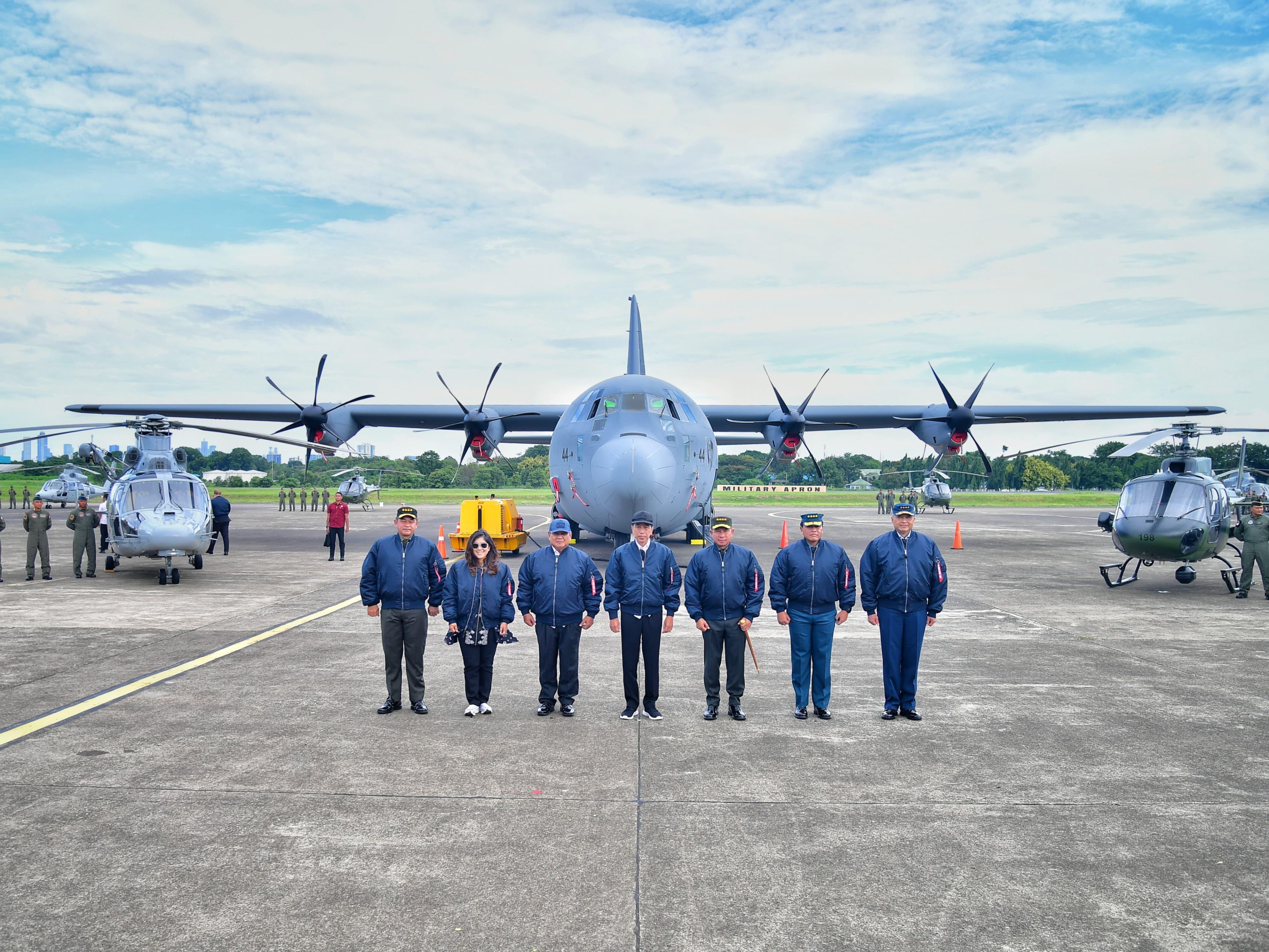 Presiden Jokowi Saksikan Penyerahan Pesawat Super Hercules dan Helikopter TNI AU