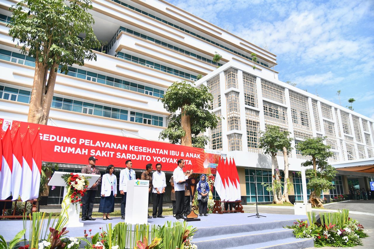 Presiden Jokowi Resmikan Sejumlah Proyek Penting di Sleman, Yogyakarta: Fokus pada Pelayanan Kesehatan, Revitalisasi Pas