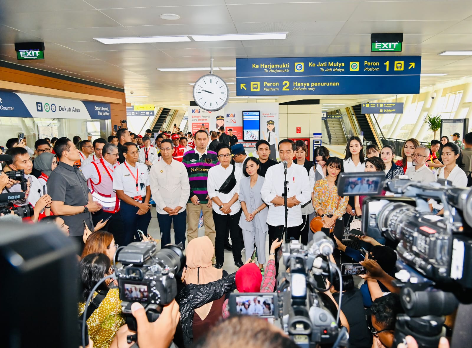Presiden Jokowi Berharap Kehadiran LRT Dorong Masyarakat Gunakan Transportasi Massal