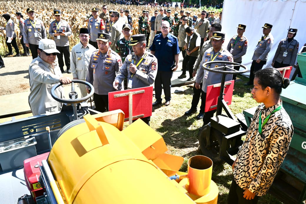 Tinjau Stan Hilirisasi Jagung di Bengkayang, Presiden Prabowo Apresiasi Inovasi UMKM dan Komitmen Swasembada