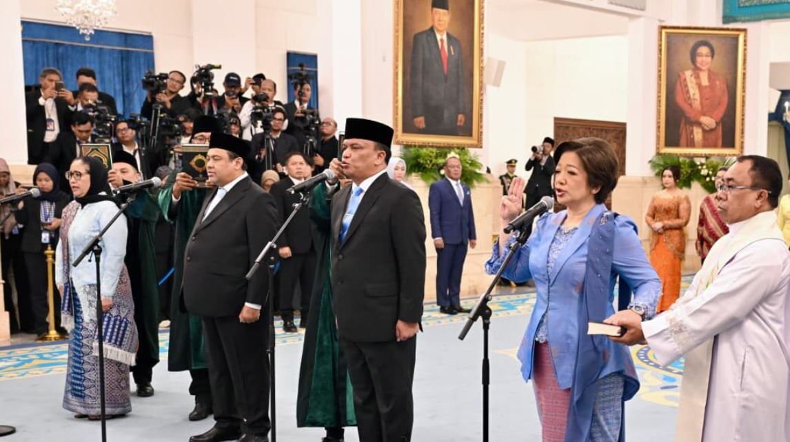 Presiden Prabowo Lantik Kepala dan Wakil Kepala BGN serta Penasihat Khusus Presiden