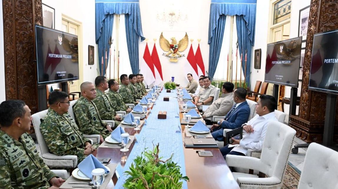 Presiden Prabowo Terima Pimpinan TNI, Perkuat Sinergi Pertahanan dan Percepat Pembangunan hingga Pelosok Negeri
