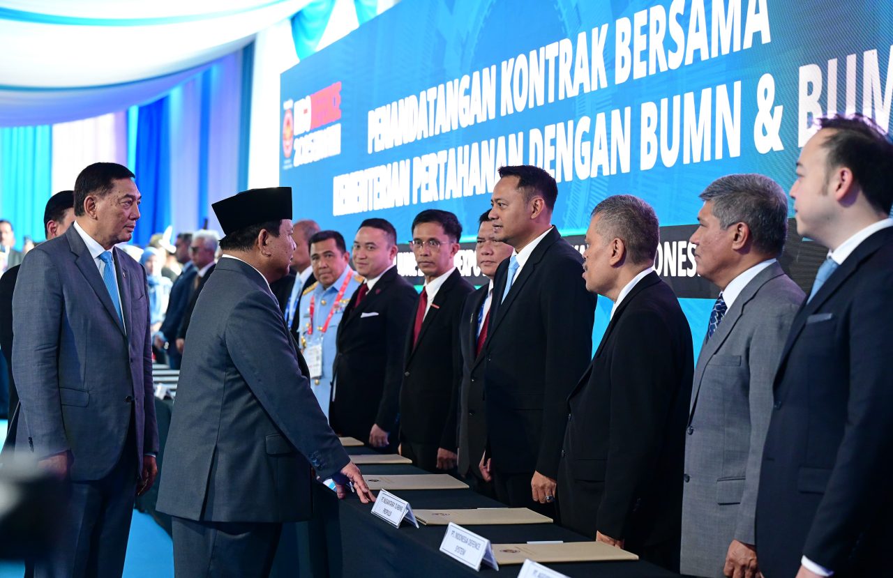Presiden Prabowo Saksikan Penandatanganan 27 Kontrak Bersama, Tegaskan Komitmen Perkuat Industri Pertahanan Nasional