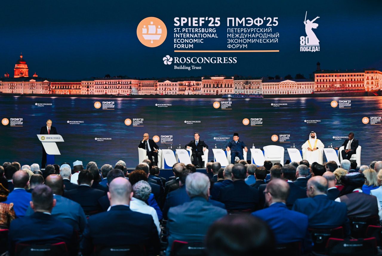Presiden Prabowo Subianto Hadiri Sesi Pleno SPIEF 2025, Suarakan Kolaborasi Strategis di Tengah Geopolitik Global