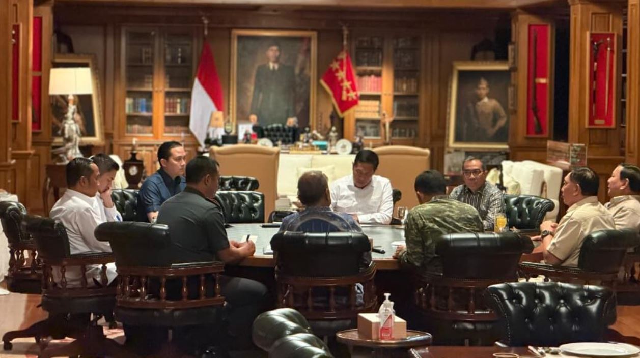 Kumpulkan Menteri di Hambalang, Presiden Prabowo Perkuat Kerja Sama Pendidikan Indonesia–Inggris