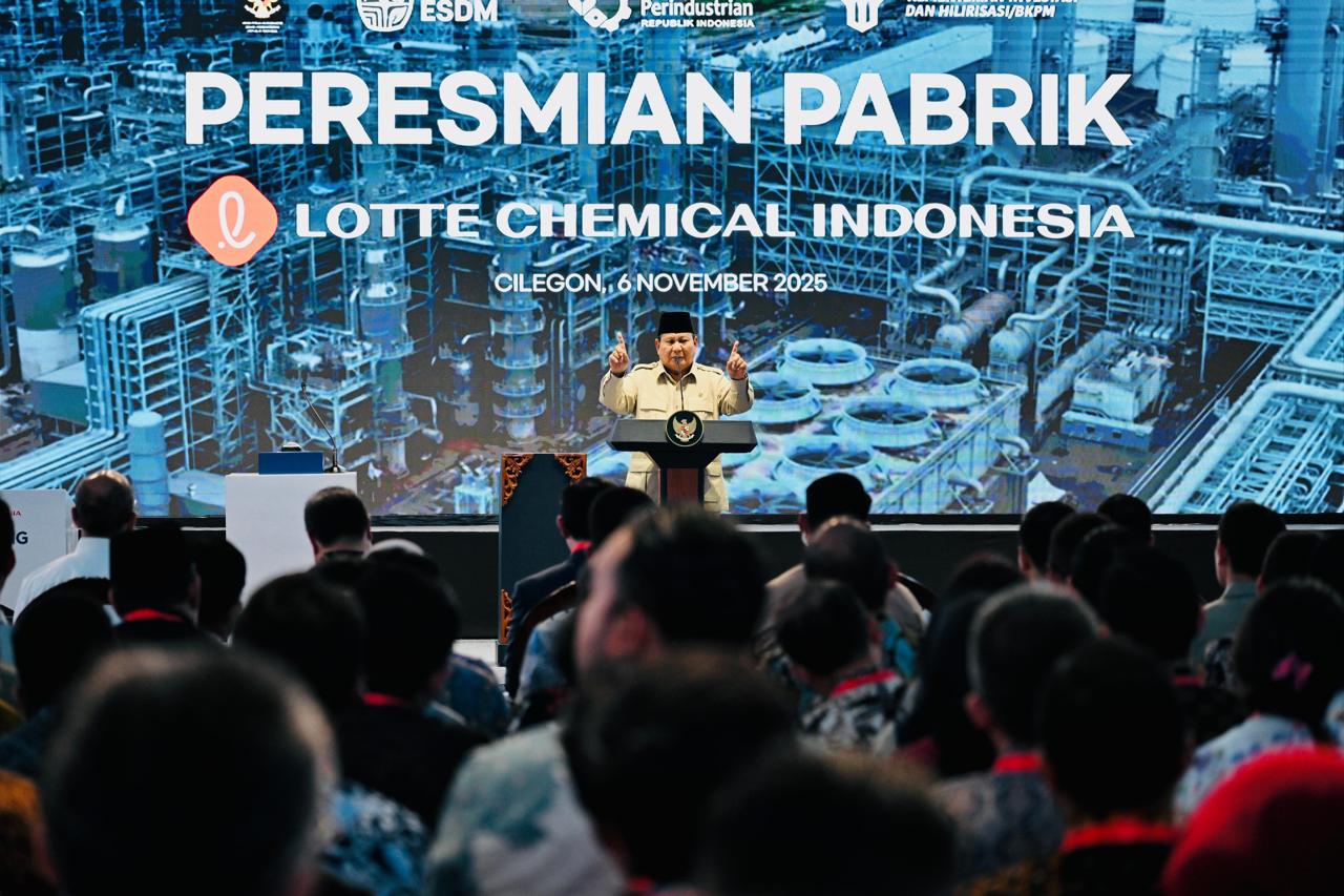 Presiden Prabowo Resmikan Pabrik Petrokimia Senilai USD3,9 Miliar di Cilegon