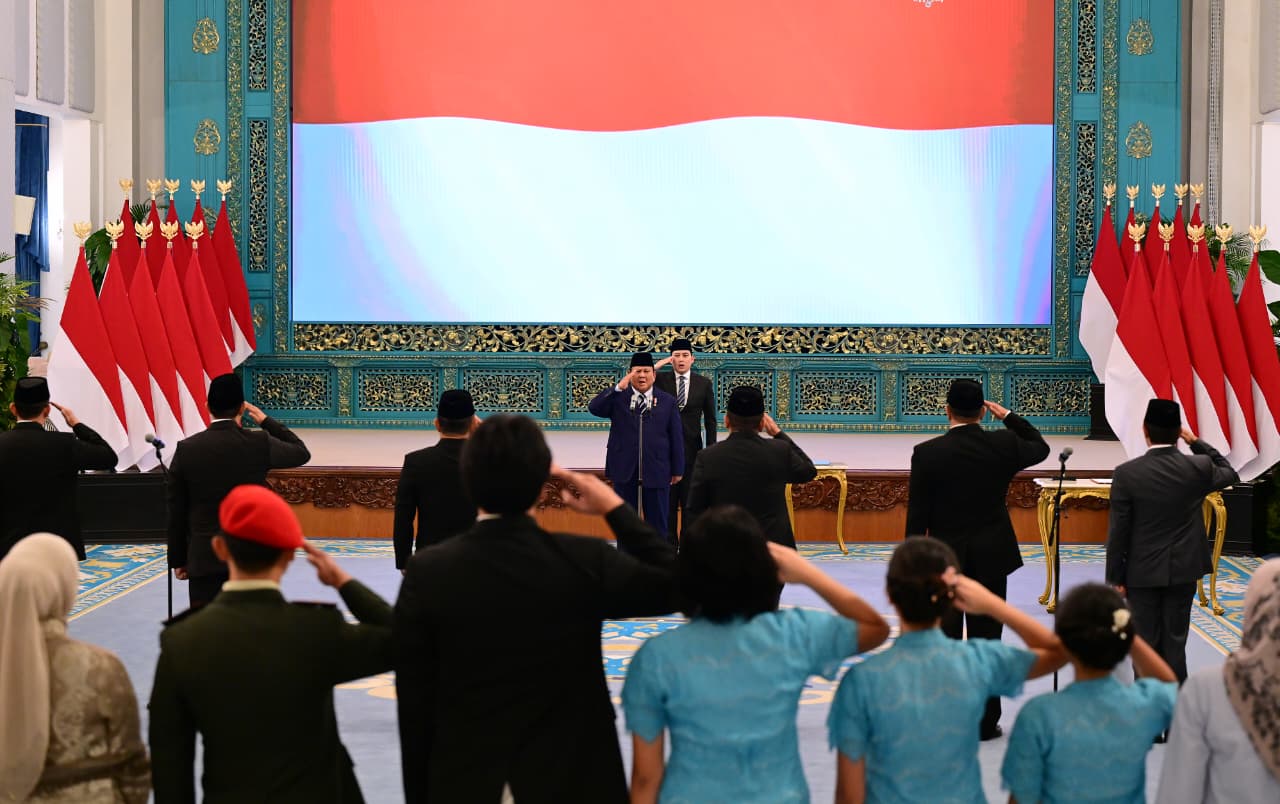Presiden Lantik Kepala Staf Kepresidenan, Kepala Badan Komunikasi Pemerintah, dan Kepala Badan Karantina Indonesia